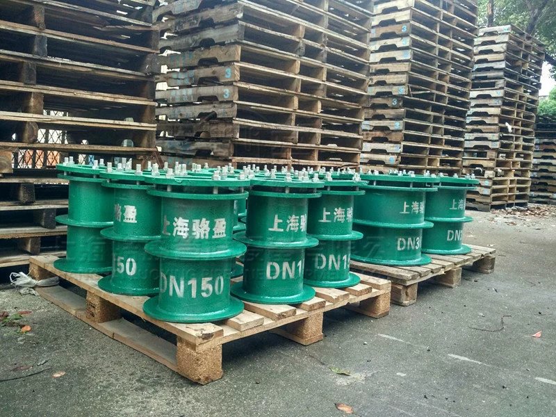 <a href=http://www.www.zhengshilong.com target=_blank class=infotextkey>柔性防水套管</a>防水層被破壞的原因